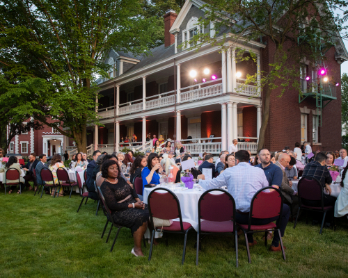 Gala-2023-Crowd-and-building